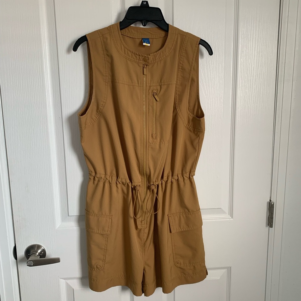 # 3/43 Never not hustling safari romper, size M